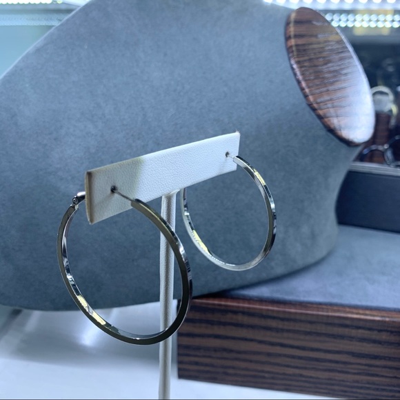 Secret Box New York white gold Dipped Hoops - Picture 3 of 6